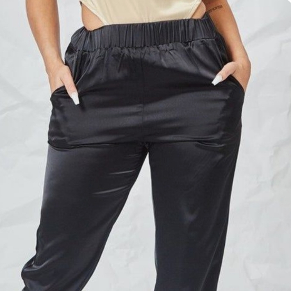 Vintage Rafael Black Satin Jogger Pants with Pockets   Athleisure Size M